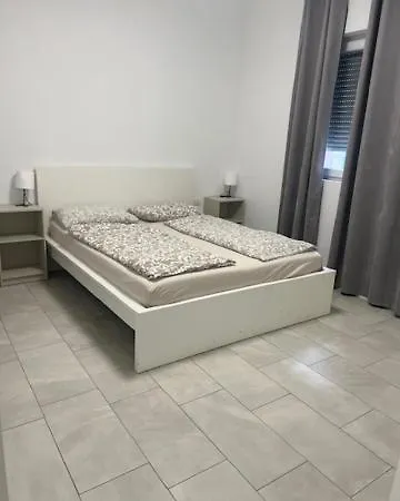 And Claudia Augusta Apartman