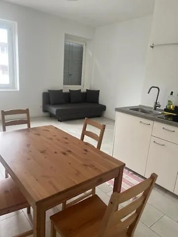 Διαμέρισμα And Claudia Augusta *